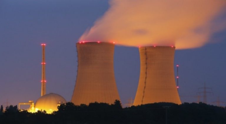 Energia Nuclear Combustibles Fosiles.jpg